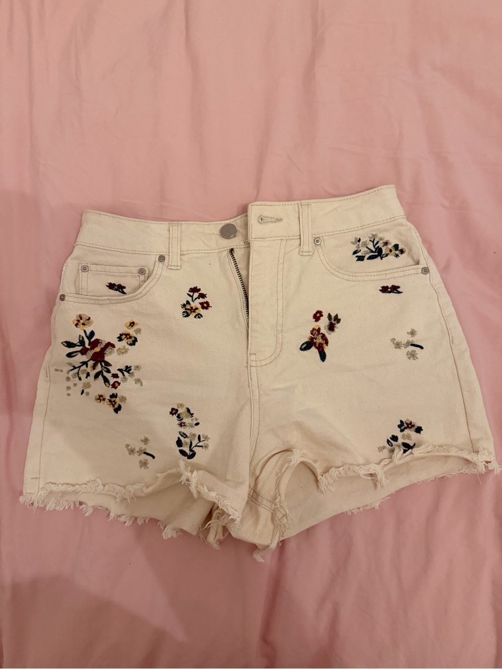 Flower Embroidered Cream High-Waist Women’s Shorts